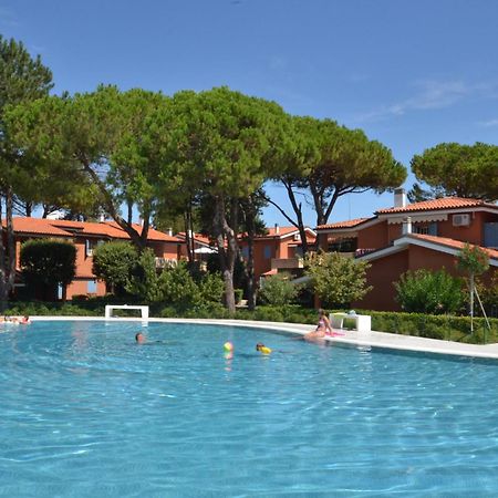 Villaggio Euro Residence Club Bibione Bagian luar foto