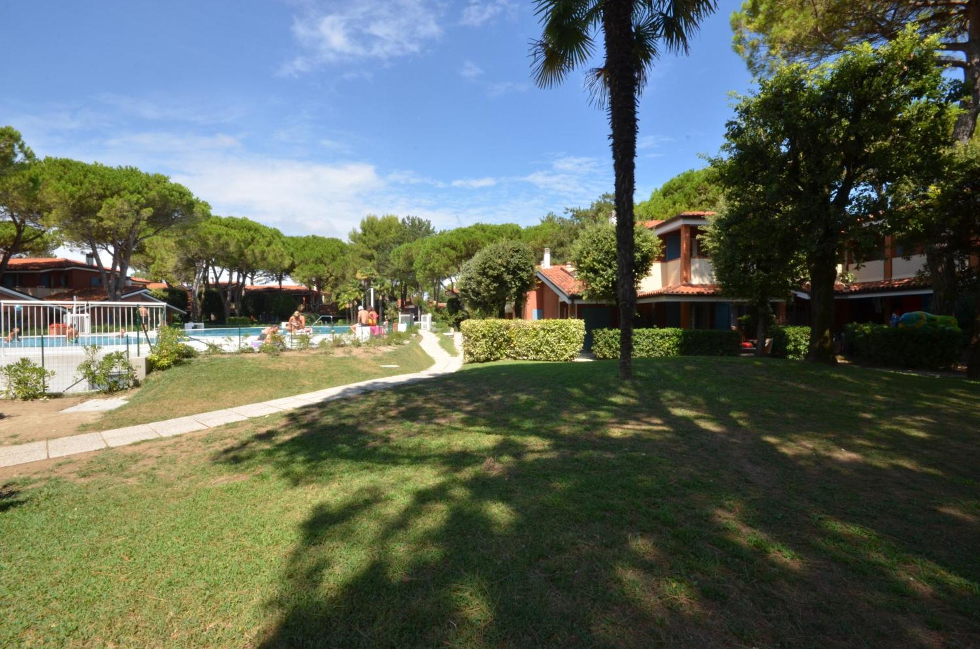 Villaggio Euro Residence Club Bibione Bagian luar foto