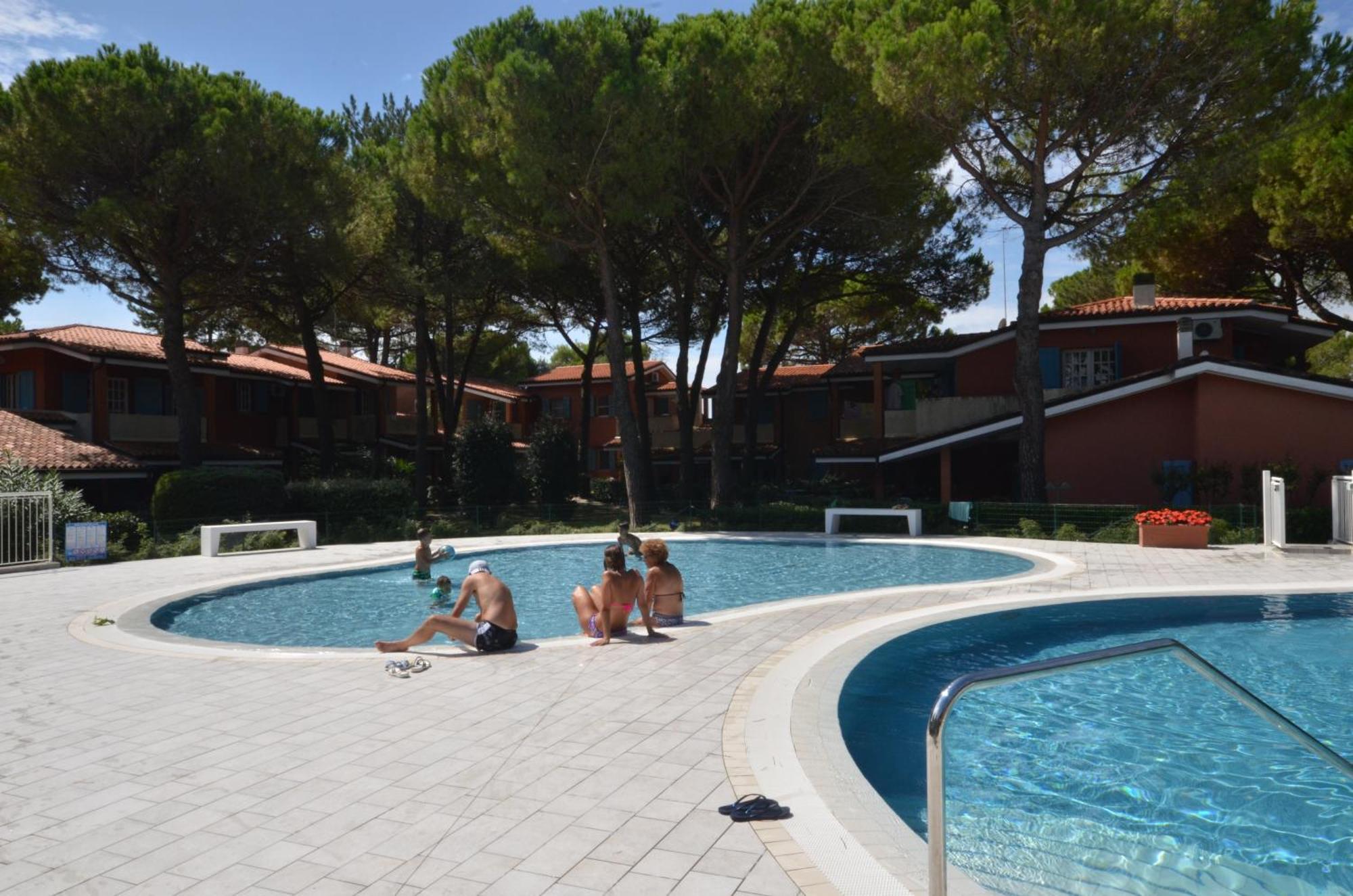 Villaggio Euro Residence Club Bibione Bagian luar foto