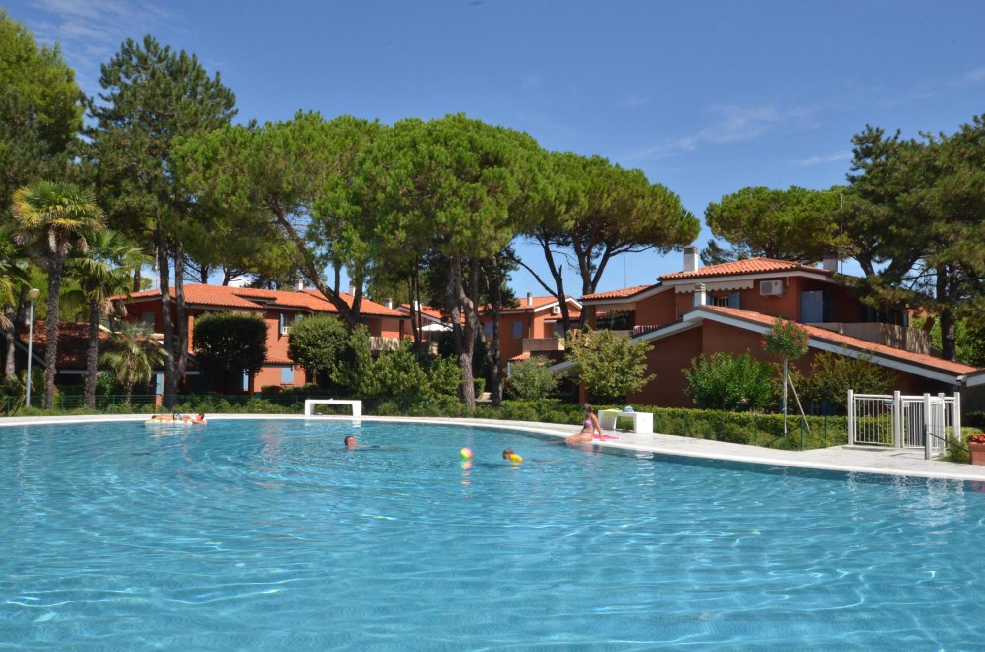 Villaggio Euro Residence Club Bibione Bagian luar foto