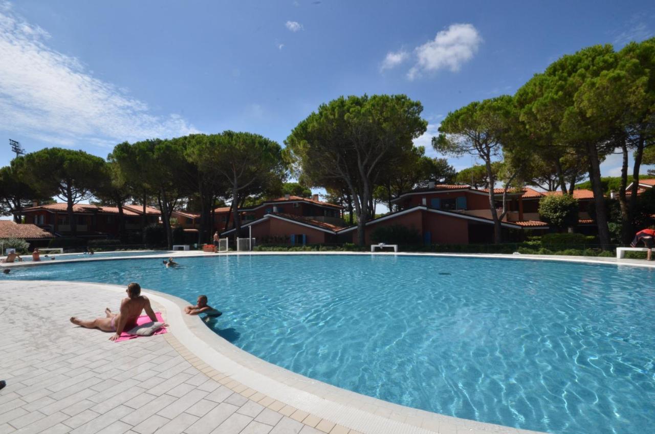 Villaggio Euro Residence Club Bibione Bagian luar foto