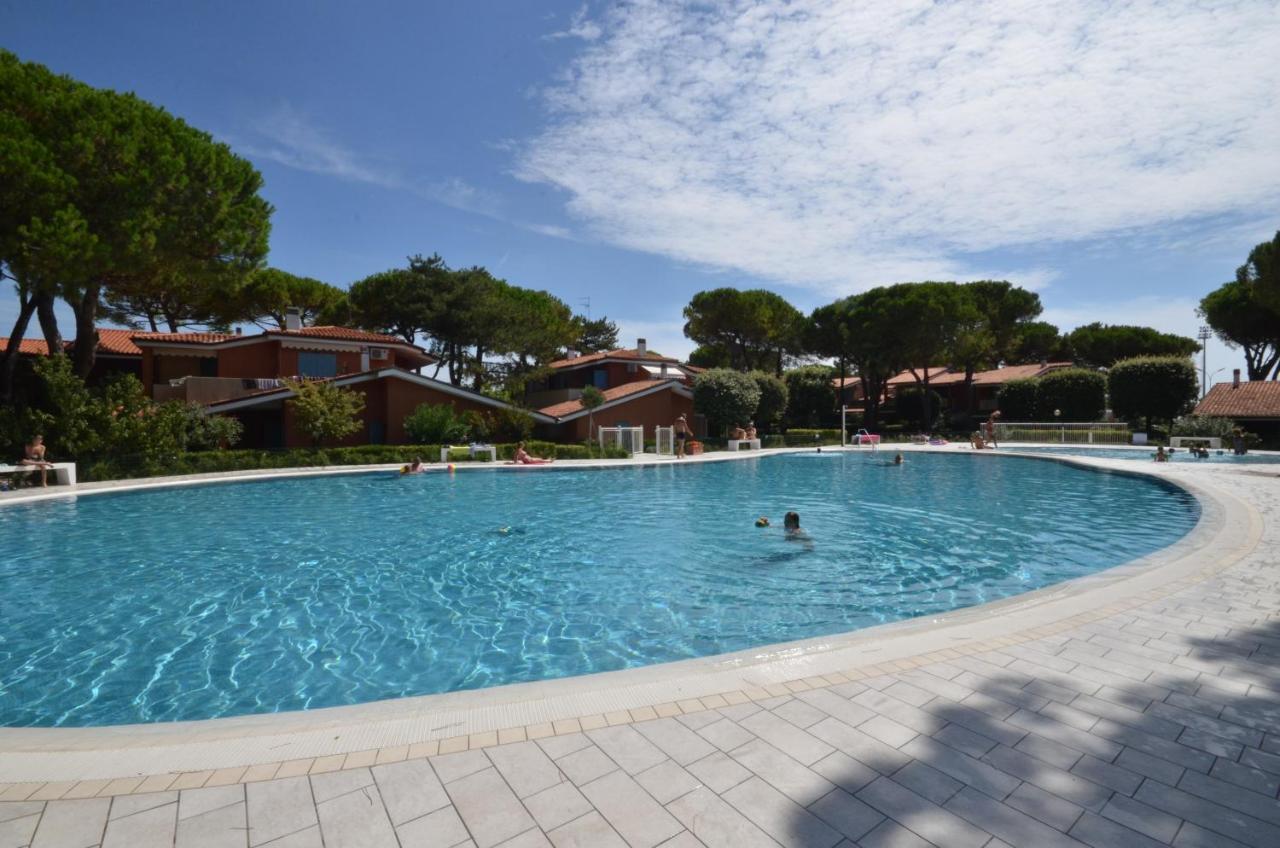 Villaggio Euro Residence Club Bibione Bagian luar foto
